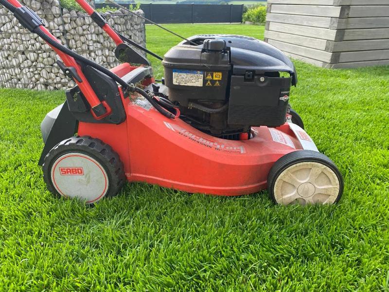 Sabo lawn mower rear wheel cover renewal   