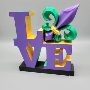 Love Sulpture w Fleur de Lis   