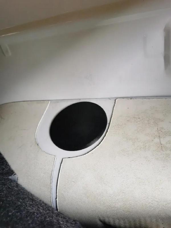 UAZ Buchanka Verschluss für Wartungsöffnung Zündkerze Zylinder 4   