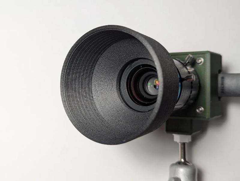 Lens Hood (37mm thread) and cap   