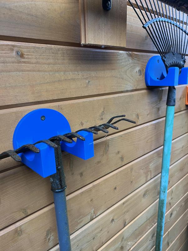 garden tool holder/hanger