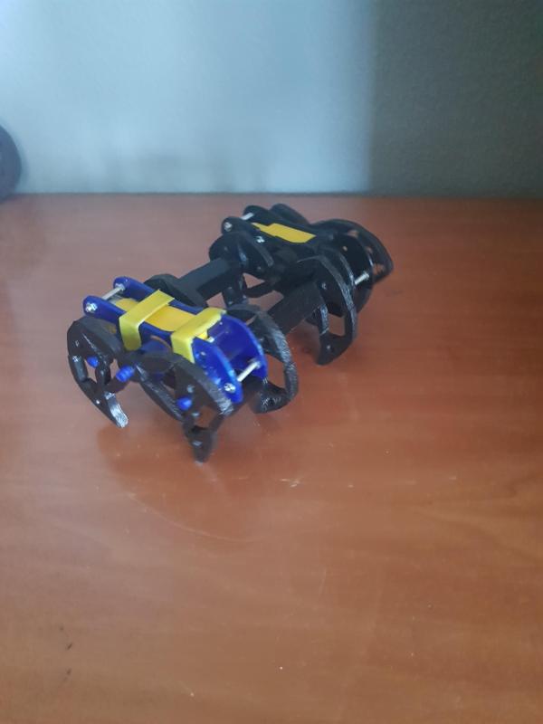 Theo Jansen mecanismo articulaciones flexibles