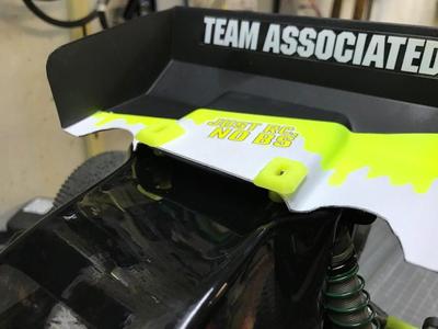 TEAM ASSOCIATED RC10 WORLDS CAR WINGMOUNTS