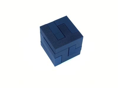 Self-locking 8-piece puzzle cube