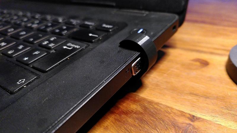 Minimal riser for 15mm laptop