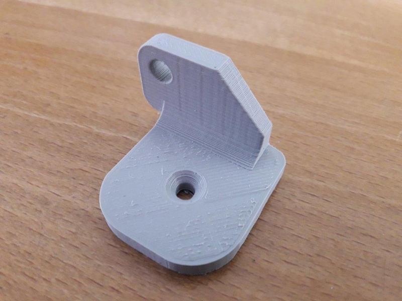 Fix for Siemens-Electrogeräte GmbH refrigerator plastic front case holder.