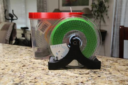 Spool Holder / Rubbermaid Case