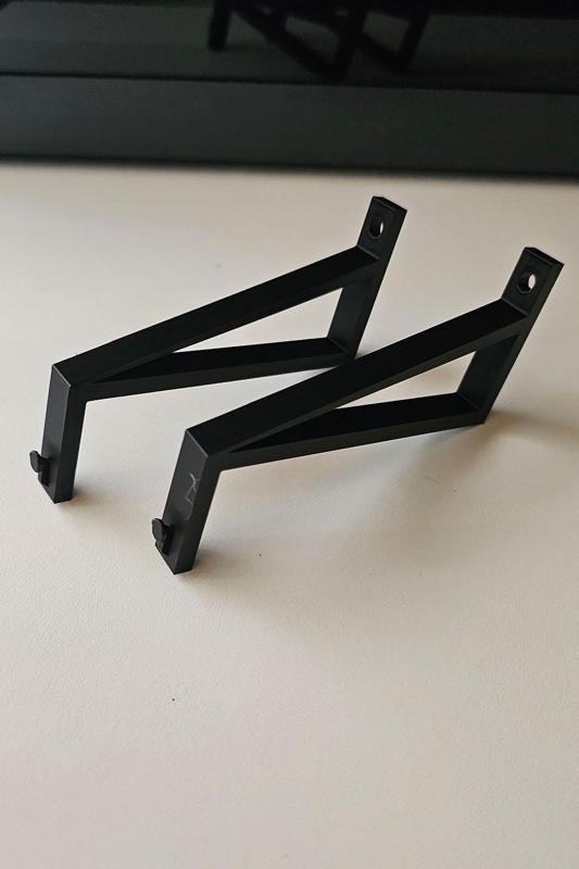 Universal electronics/Patchpanel mounting bracket