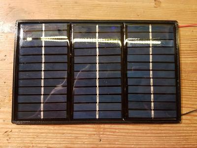 ~ 3W/19V (idle) Solar module Frame (~ 3.50$) -- ~ 3W/19V (Leerlauf) Solarmodul Rahmen (~ 4€)