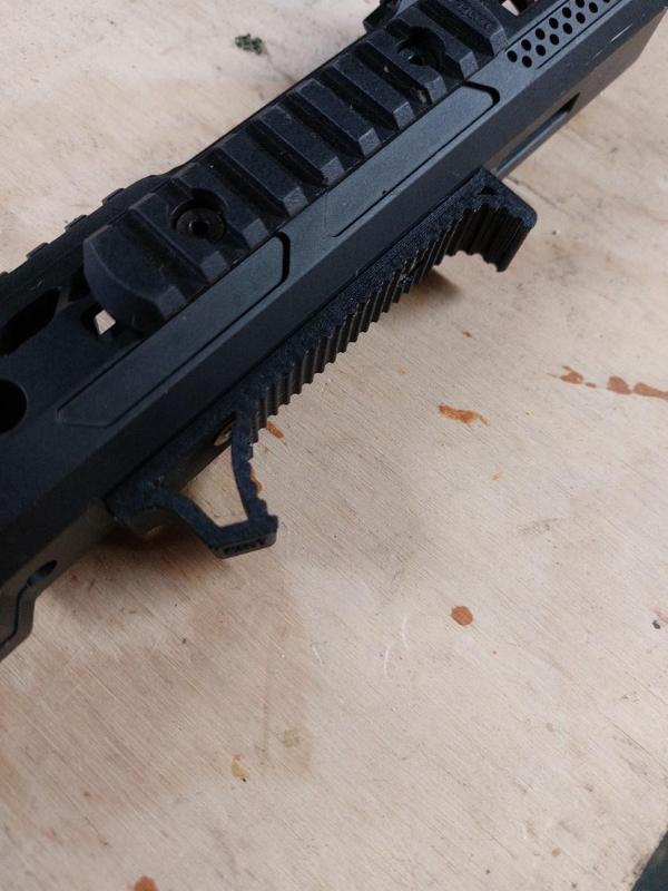 M-Lock Curved Foregrip