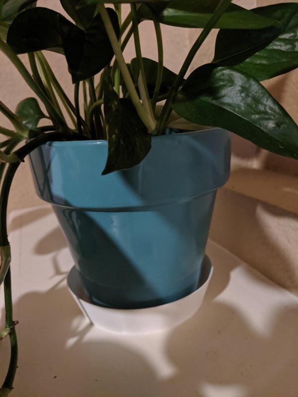 Customizable planter drip tray