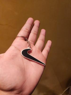 llavero nike