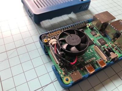 Screw-less Raspberry Pi 4 case for fan-shim