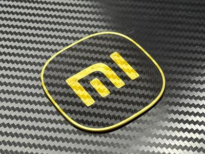 Xiaomi SU7 Ultra's golden emblem