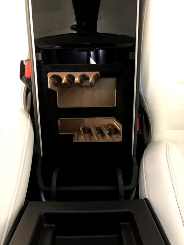Ergonomic coin-holder for Tesla Model 3