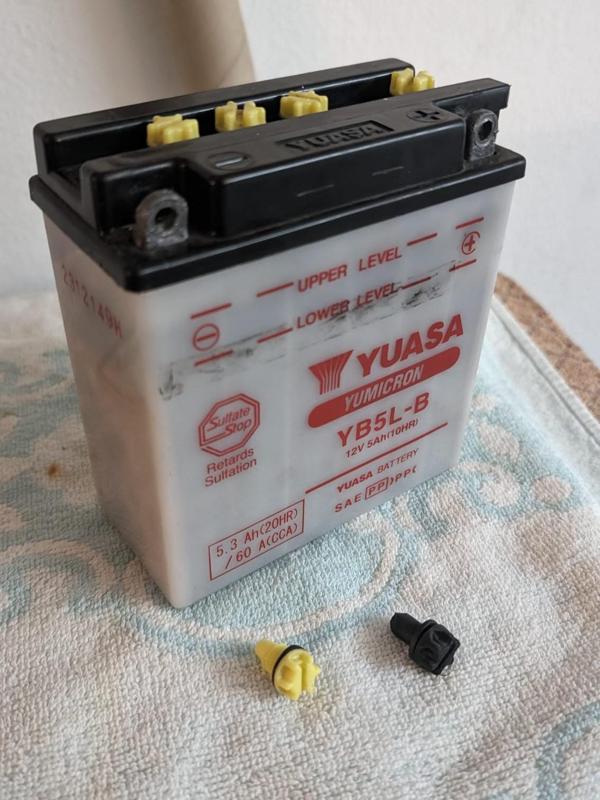 Battery Screw Caps 6V - Simson Moped Batterie