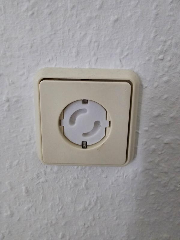 Power socket protection / Steckdosenschutz