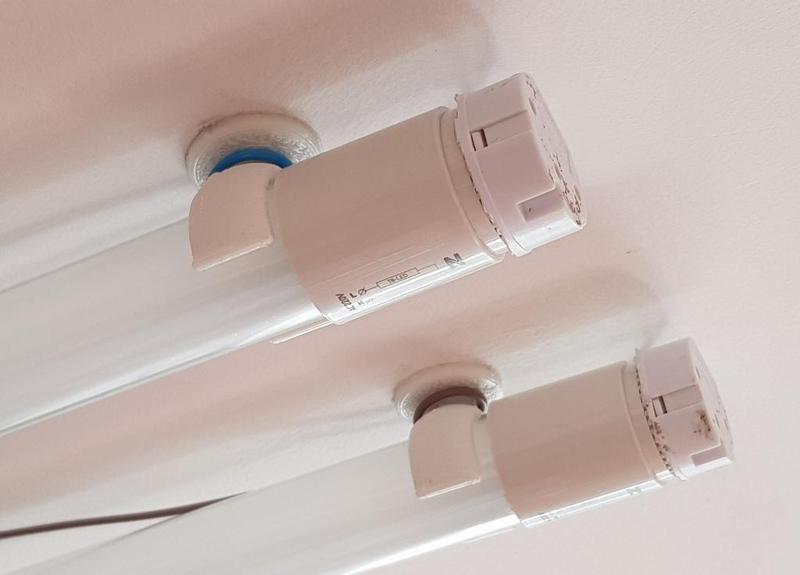 Fluorescent lamp / LED lamp / pipe holder (diameter 16 mm)