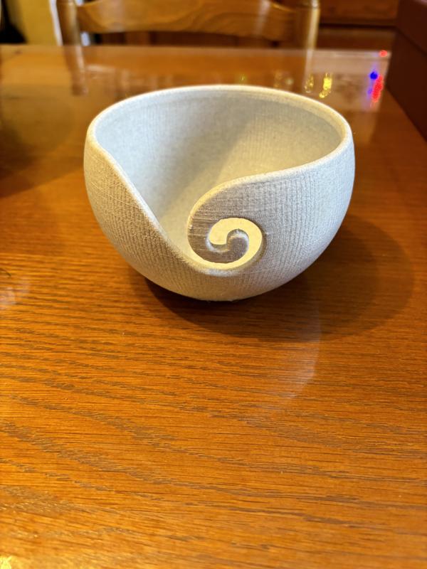 Bowl for crochet thread