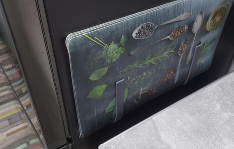 Držák prostírání s magnety na lednici - Placemat holder with magnets for the fridge