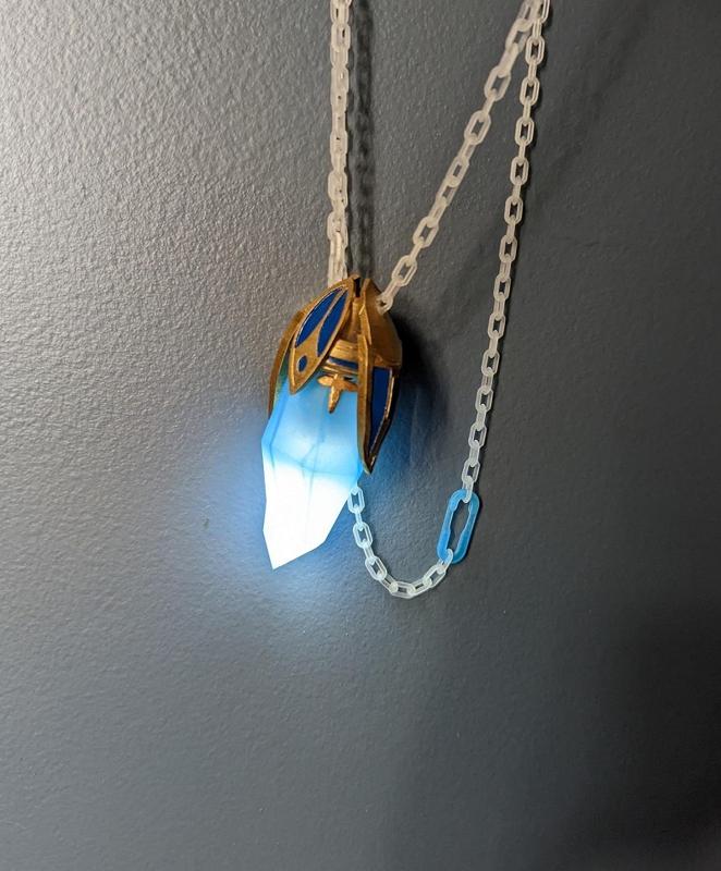 Light up crystal pendant