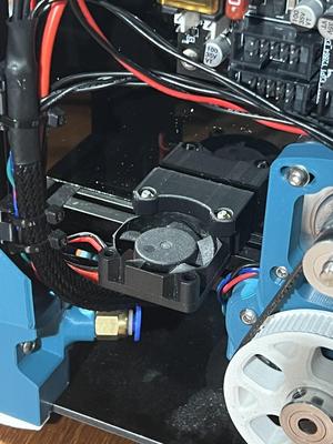 Snap-in 3030 fan mount for 1515 extrusions