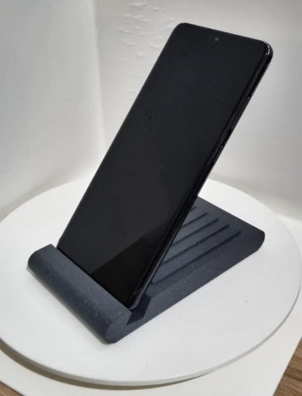Vertical mobile phone holder