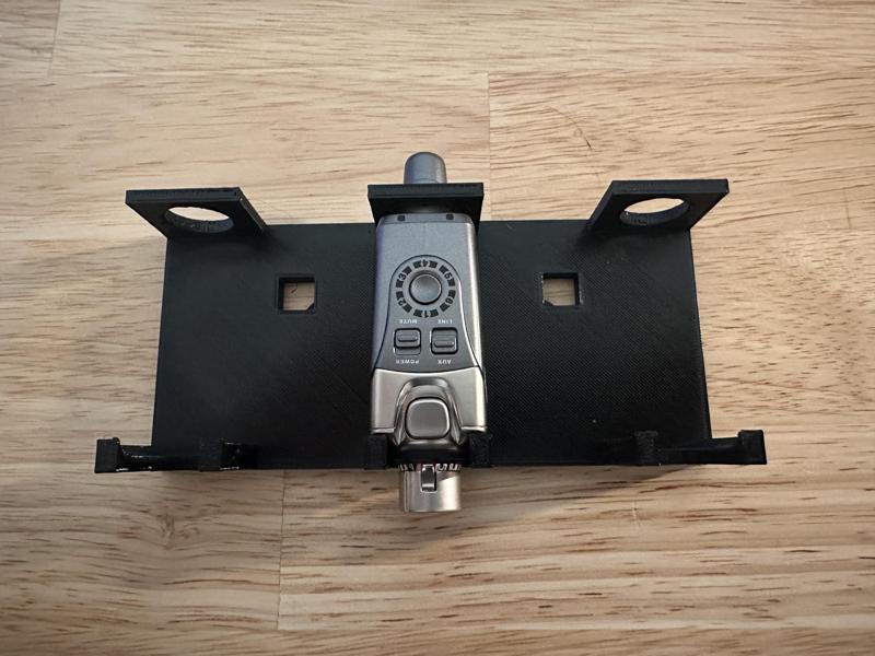 Xvive U4 In-Ear Monitor Transmitter Rack