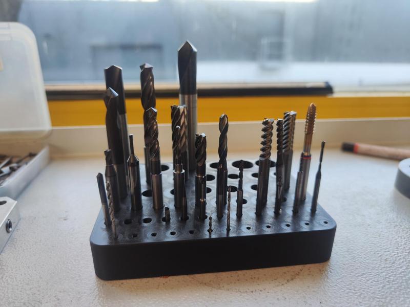Metric router/drill bit organizer