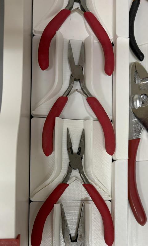 Gridfinity nesting pliers