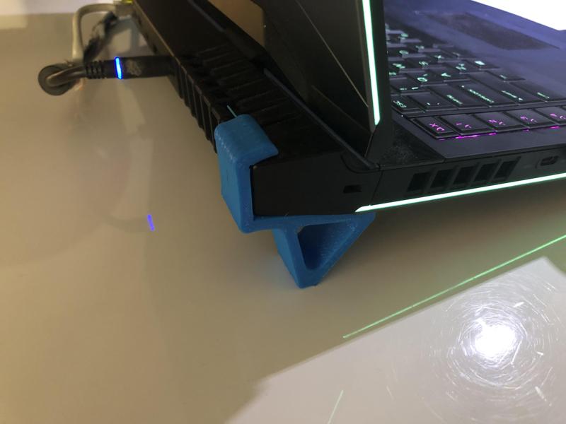 Alienware 17 R4 riser feet