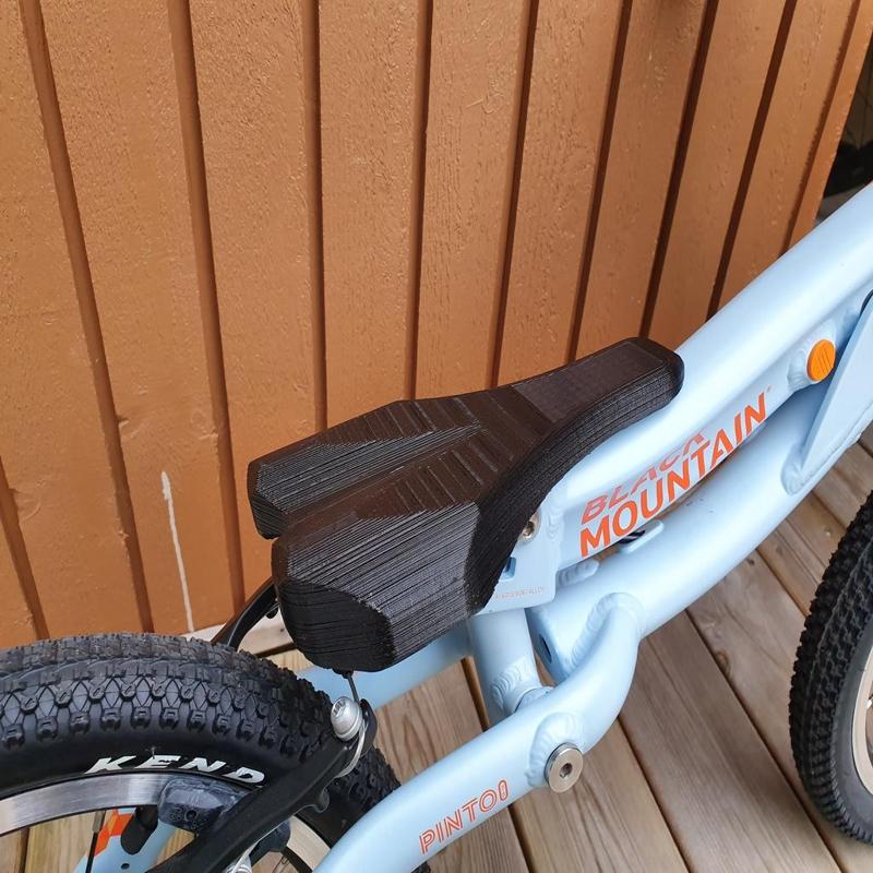 Black Mountain Pinto bike - even lower saddle