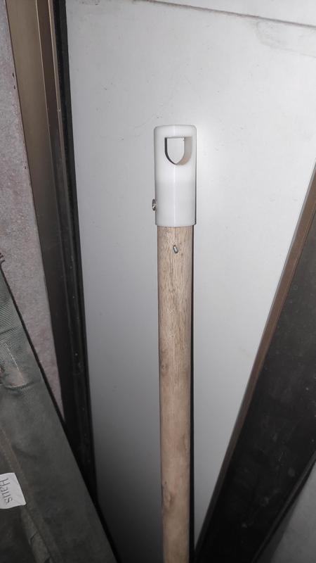 Reparación colgador escobillón