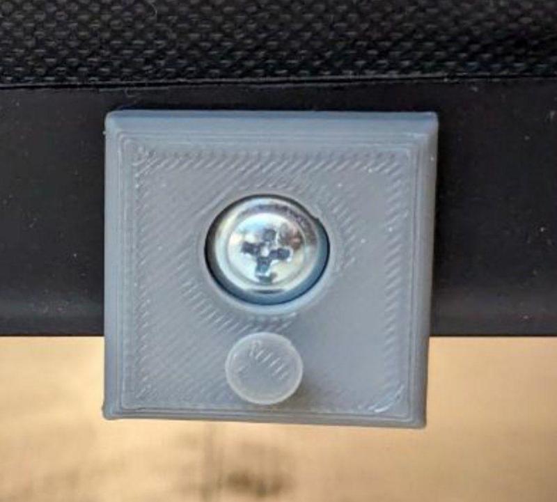 Metal Screw Head to Wood Screw Head Mount