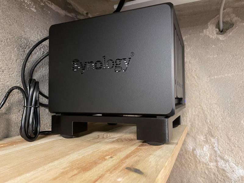 Synology DS 1522+ Anti Vibration Stand