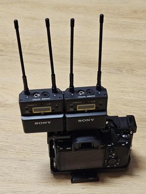 Support plate for 2 audio receivers