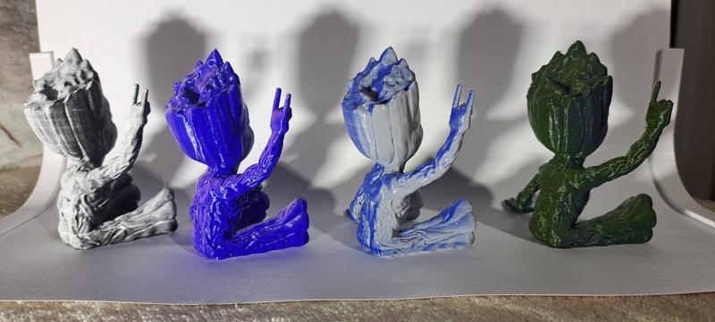 Quasi-spiral print-your-own bicolor octagon filament.