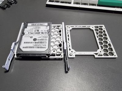 2.5" to 3.5" HDD adapter to be able to use dampeners
