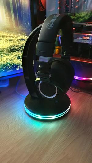 WLED Headphone Stand