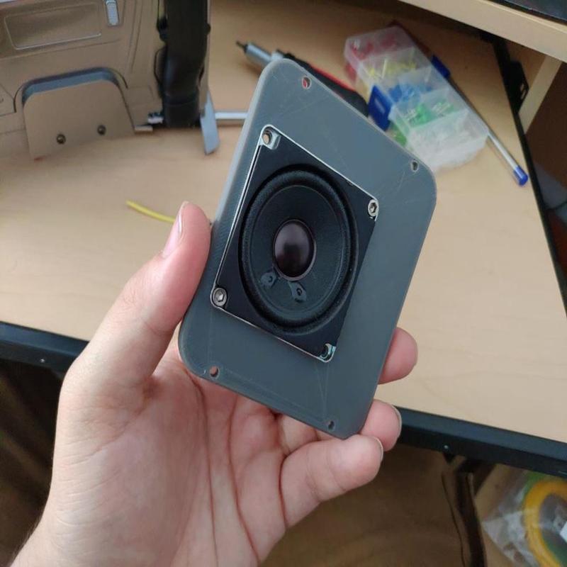 RC 1/14 - Speaker support for Arocs Cabin