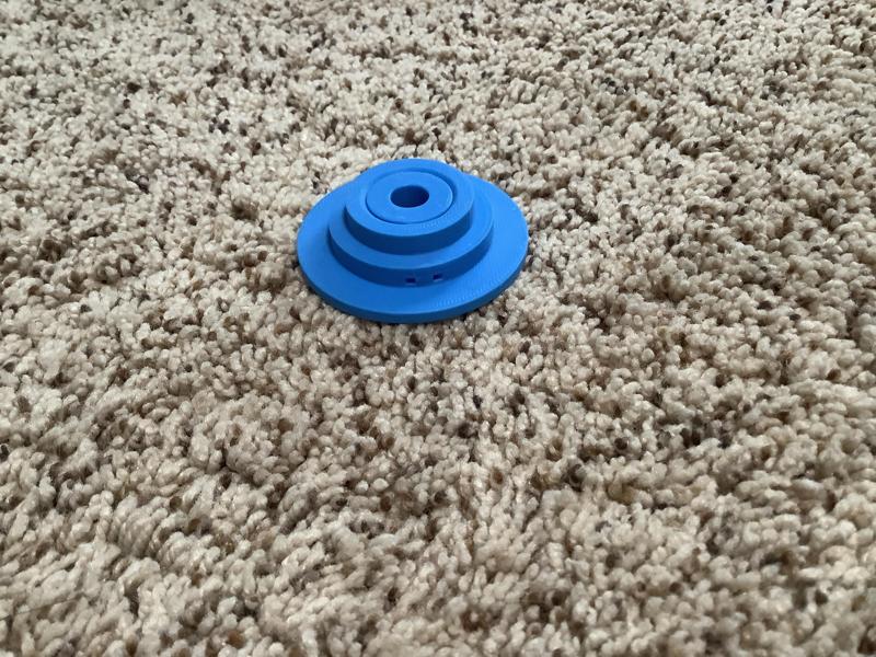 Spool hub with tie-off end