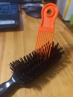 Hairbrush Cleaner V.2