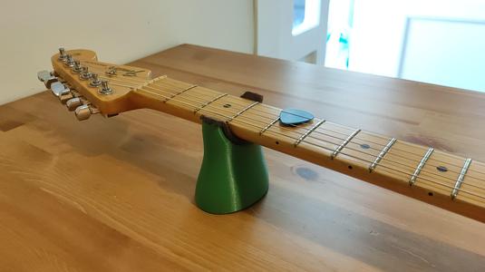 Electric guitar neck support (Strat optimized)