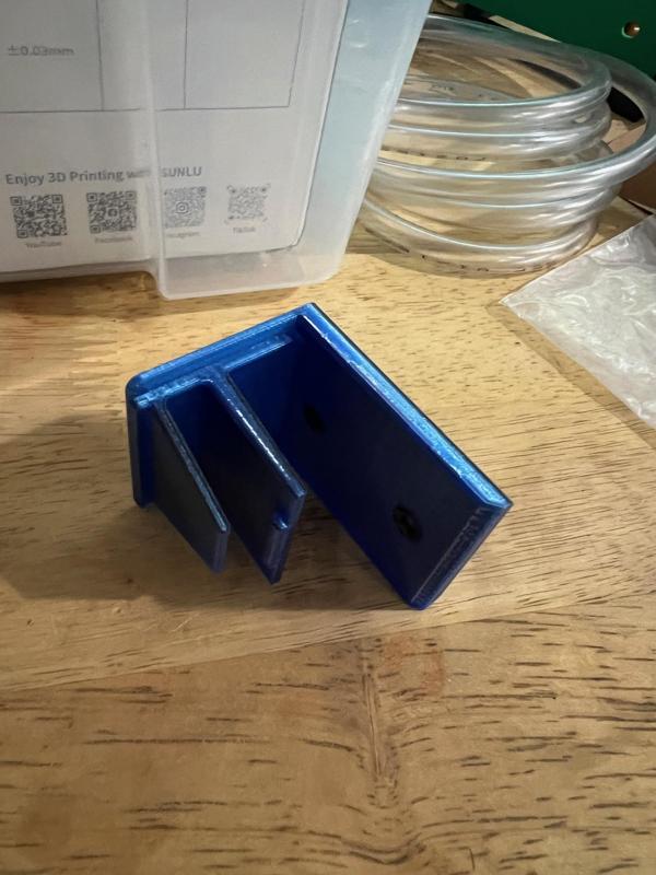 Cooler clip for Moosejaw 50qt (remix)