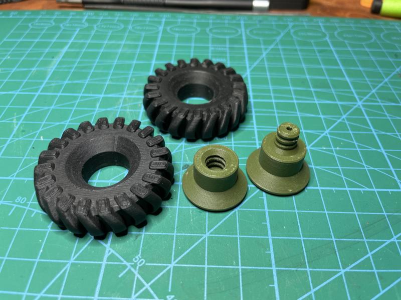 Mix 'n Match Twisty Fidget - Treads and Core Remix