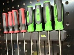 magnetic pick rail