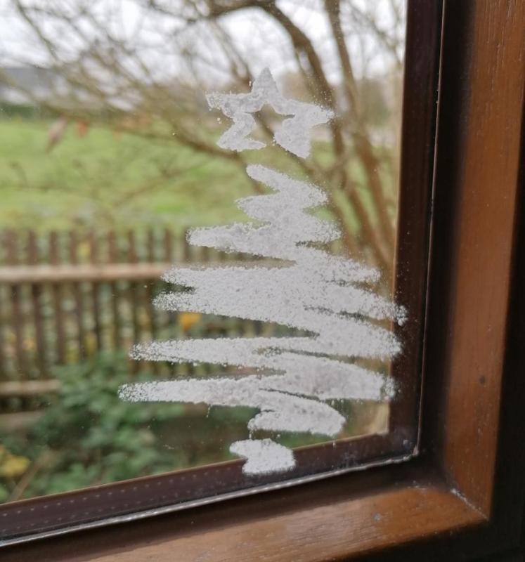 Reusable Window Christmas Stencil 6