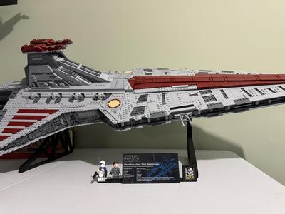 Lego UCS Venator BackStand cut