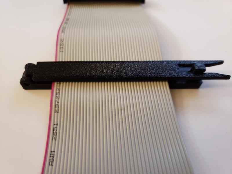 40 pin ribbon cable clip