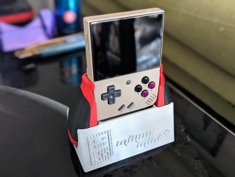 Ergonomic Grip For Miyoo Mini Plus - small version. Multipart for Multimaterial/Color or Fuzzy Skin.